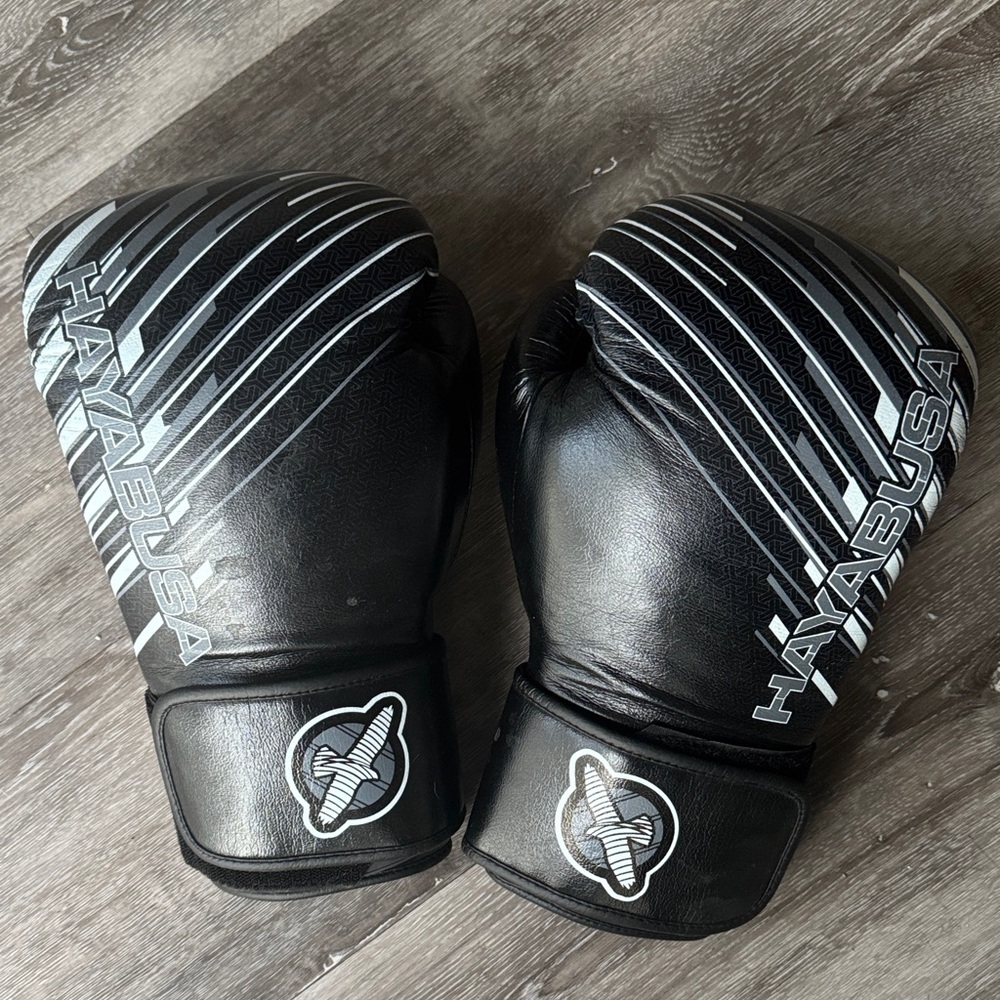 Black Hayabusa boxing/ MMA Gloves